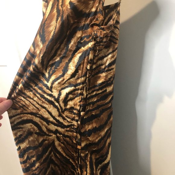 VICTORIA'S SECRET Tiger Stripe Slip Long Cami - Picture 5 of 11